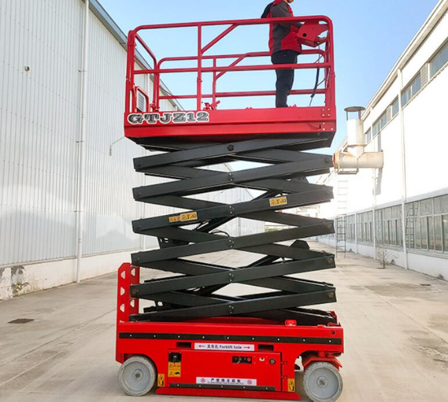 让胡路自行走移动式升降机